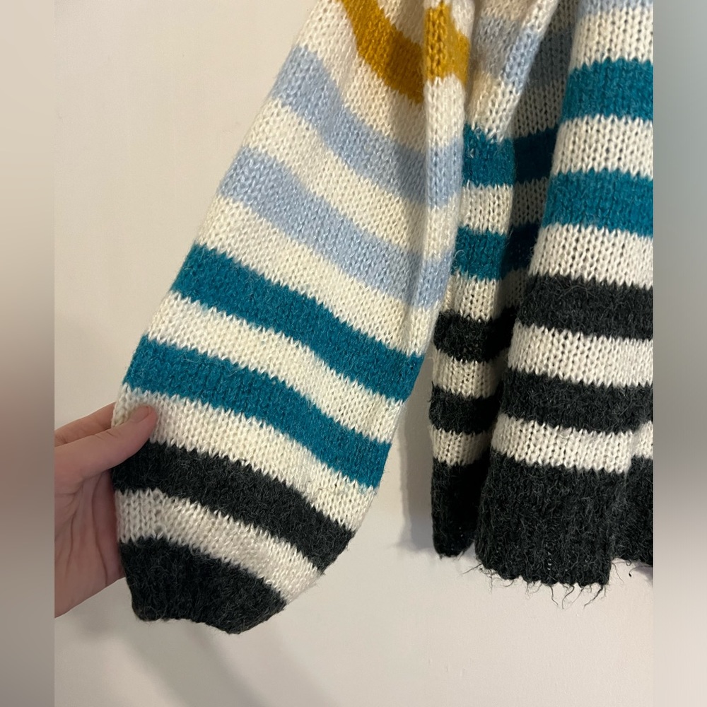 Striped sweater - Picture 4 of 4